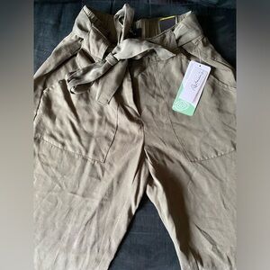 Reitman's Size 2 petite wide leg pants